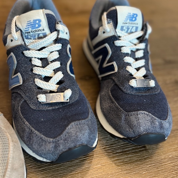 👟 👟  👟👟Two-Pack: New Balance 574 Classic Sneakers - Unisex Lot (Size 23 cm) - Picture 9 of 10